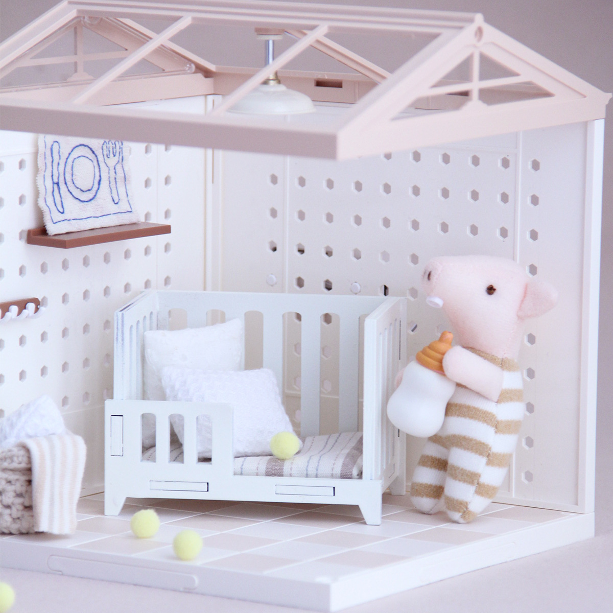1:12 Miniature Wooden Baby Cri - огляд і ціна Baby Nursery Age